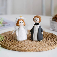 Wedding Gift for Couples - Romantic Cartoon Ceramics Figurine, Anniversary Keepsake & Creative Home Decor for Bedroom/Living Room